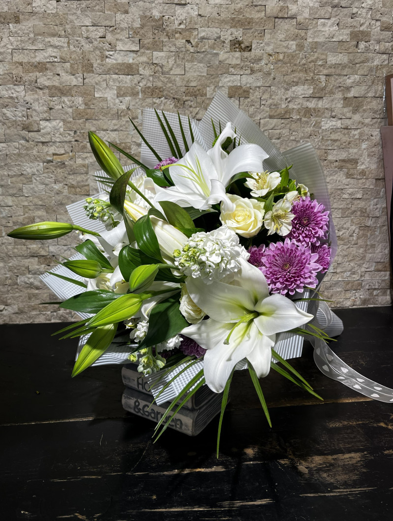 White Lilyum Buketi